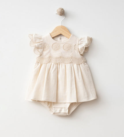 Бебешко боди тип рокля с бродерия и ефектни ръкави - бежов