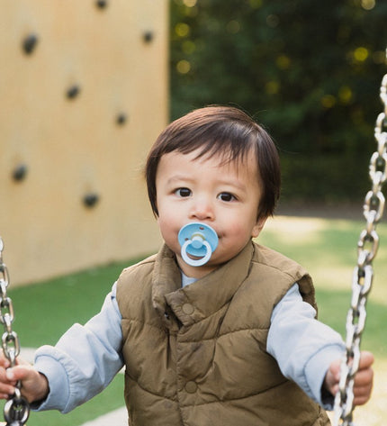 2 бр. Биберони BIBS COLOUR Iron GLOW/Baby Blue GLOW, 6-18 месеца